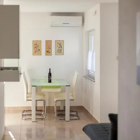 Apartments Katarina B Sveti Vid-Miholjice Exteriör bild